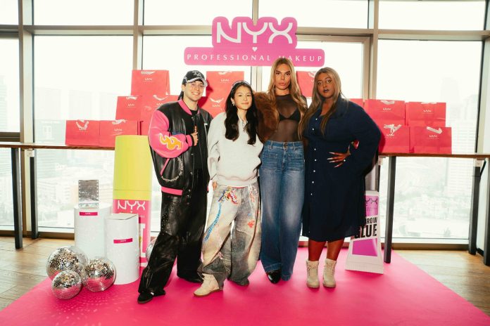 מימין אסתר אווקה, בל אגם, נועה טקה ושחר טבוך צילום אייל אפרתי